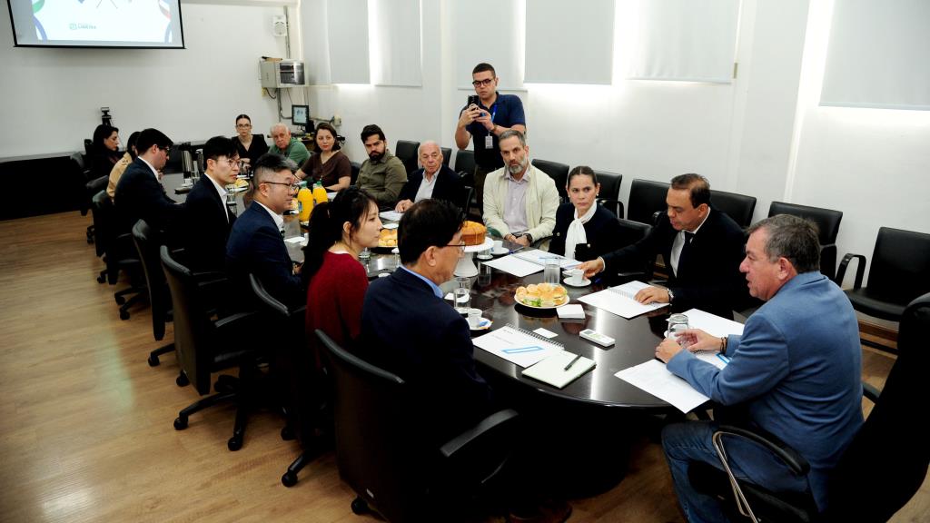 Prefeitura recebe comitiva da multinacional HL Mando para tratar de investimentos em Limeira