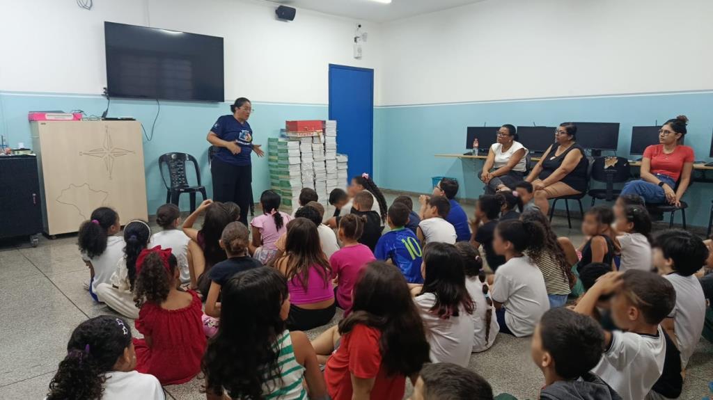 Alunos de escola municipal participam de palestra sobre prevenção ao abuso infantil
