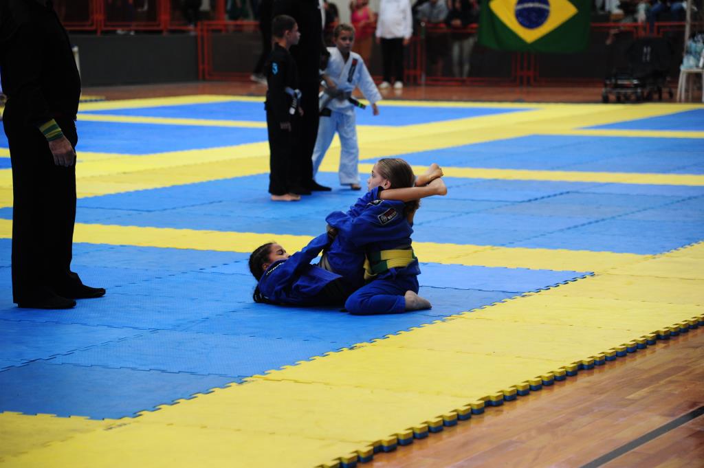 Projeto Gênesis abre inscrições presenciais para aulas de futebol e jiu-jitsu neste sábado (10)